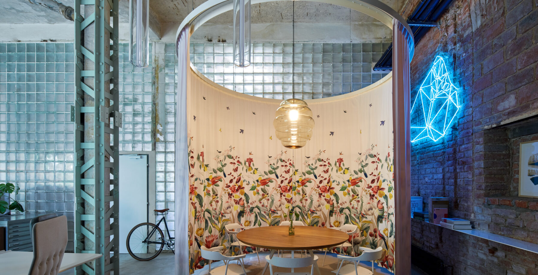 BOMMA_Blimp_Mars_Offices_BoysPlayNice_02