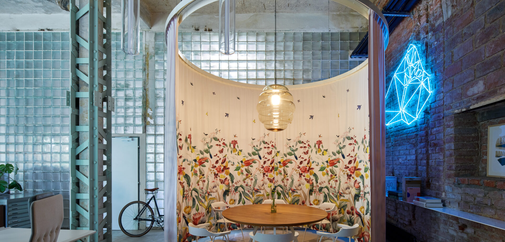 BOMMA_Blimp_Mars_Offices_BoysPlayNice_02