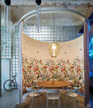 BOMMA_Blimp_Mars_Offices_BoysPlayNice_02