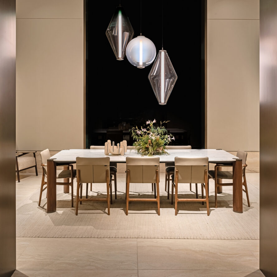 Buoy_Bomma_Turri_stand_SDM25 Kyma table & Nabi chair 00_ph_ftfoto
