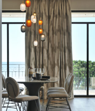 Metamoprhosis_ID_Guilhem&Guilhem_Cannes_ph_Benoit_Ravier-Bollard